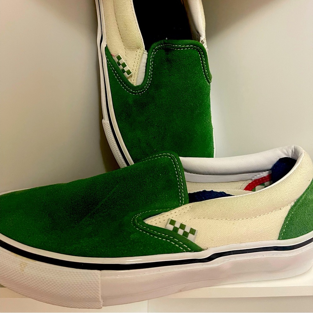 NWOT Green Suede Vans Men’s 7.5